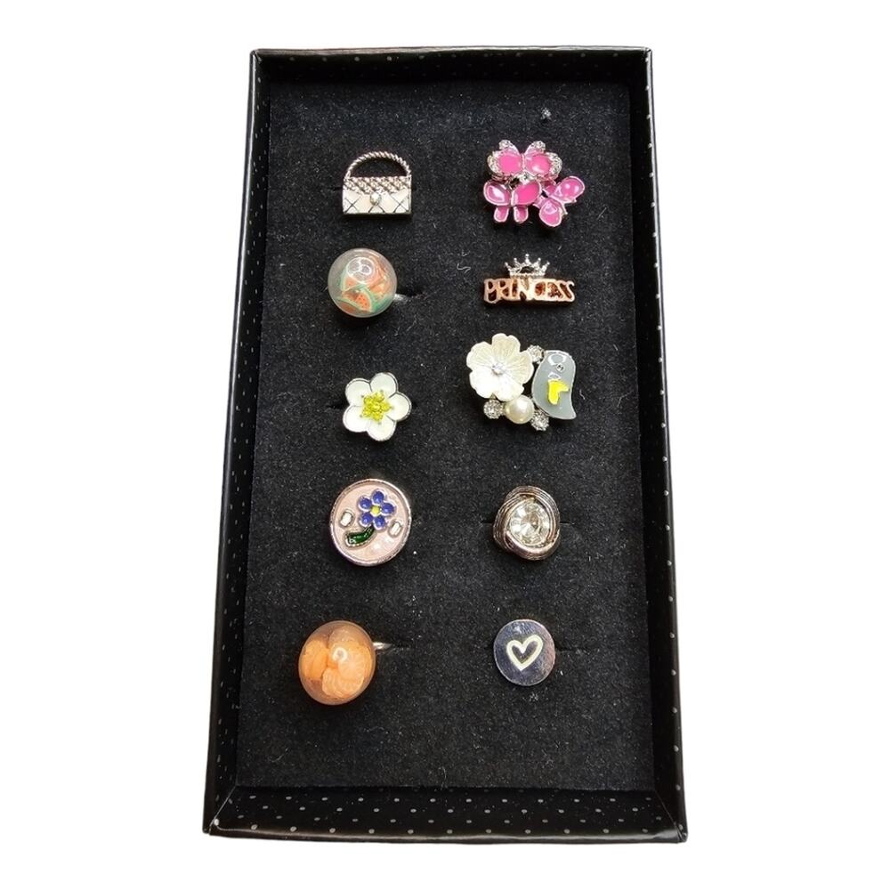 Paparazzi Lot of 10 Adjustable Rings in Cute Box, Preteens and Teens. NEW